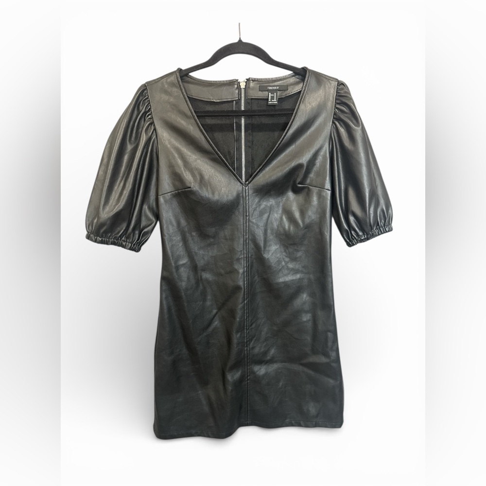 Forever 21 Black Faux Leather Mini Dress Puff Sleeve V-Neck Zip‎ Back M